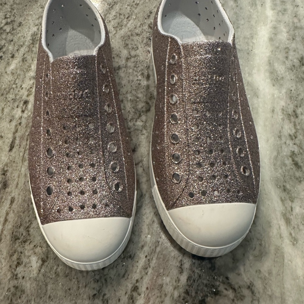Brand New/Never Worn Girls Natives Size J2